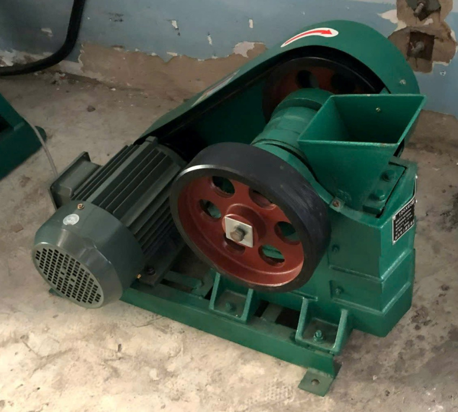 MÁY NGHIỀN ĐẤT ĐÁ XI MĂNG